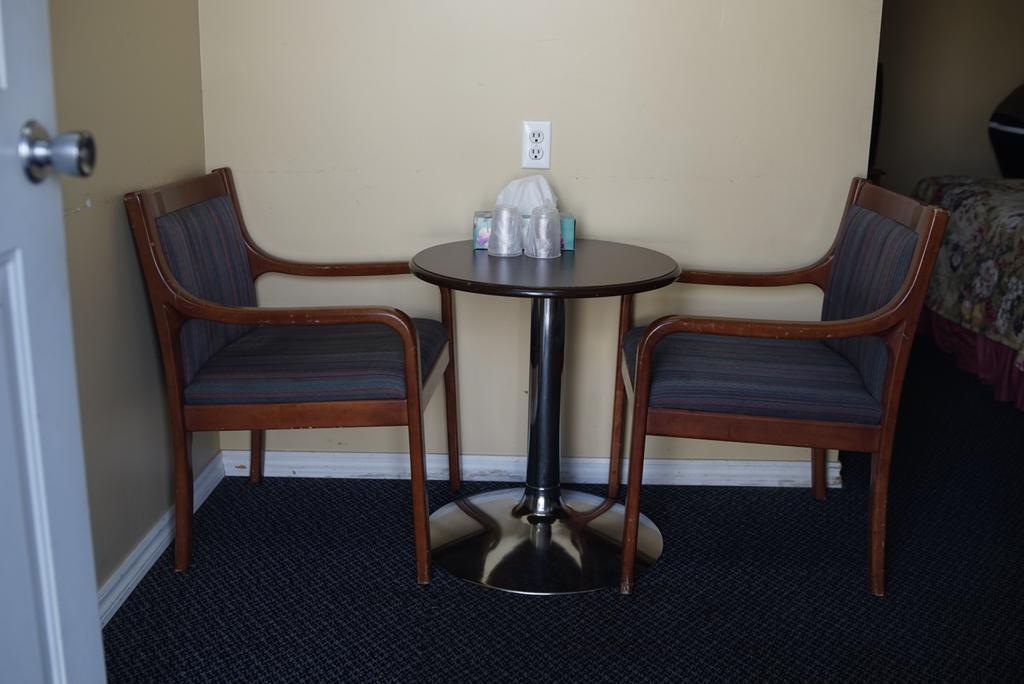 Motel Montreal Notre-Dame-de-l'Ile-Perrot Экстерьер фото