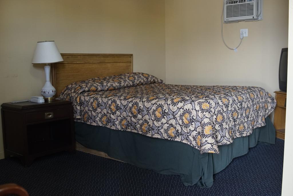 Motel Montreal Notre-Dame-de-l'Ile-Perrot Экстерьер фото